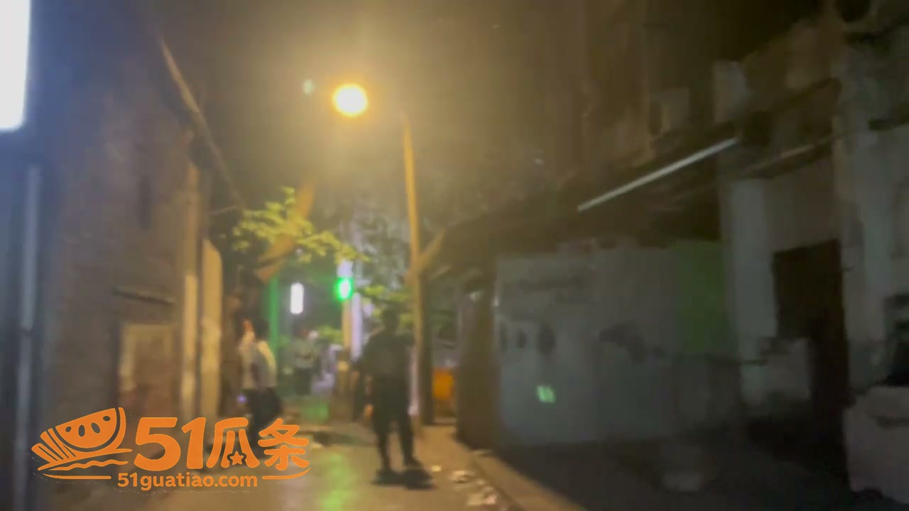 扫街女子 深夜潜入重相关图片1